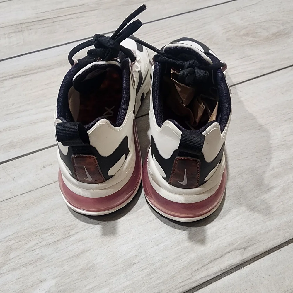Nike Air‎ Max 270 React  - Black and White